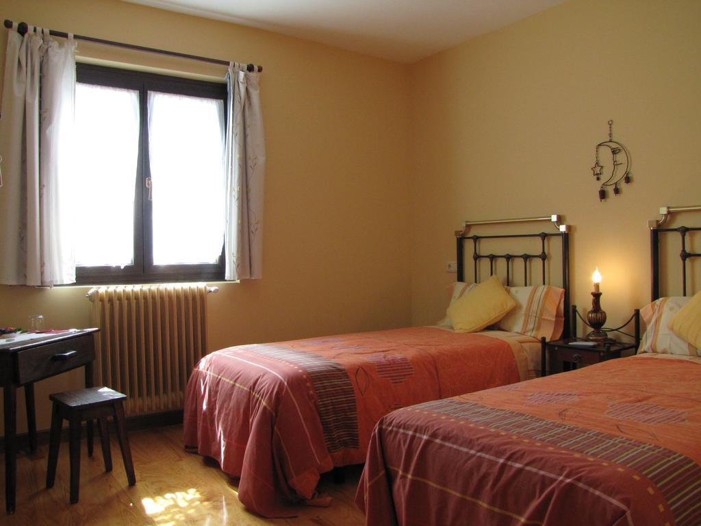 Hostal Rural Huartearena Iza Zewnętrze zdjęcie