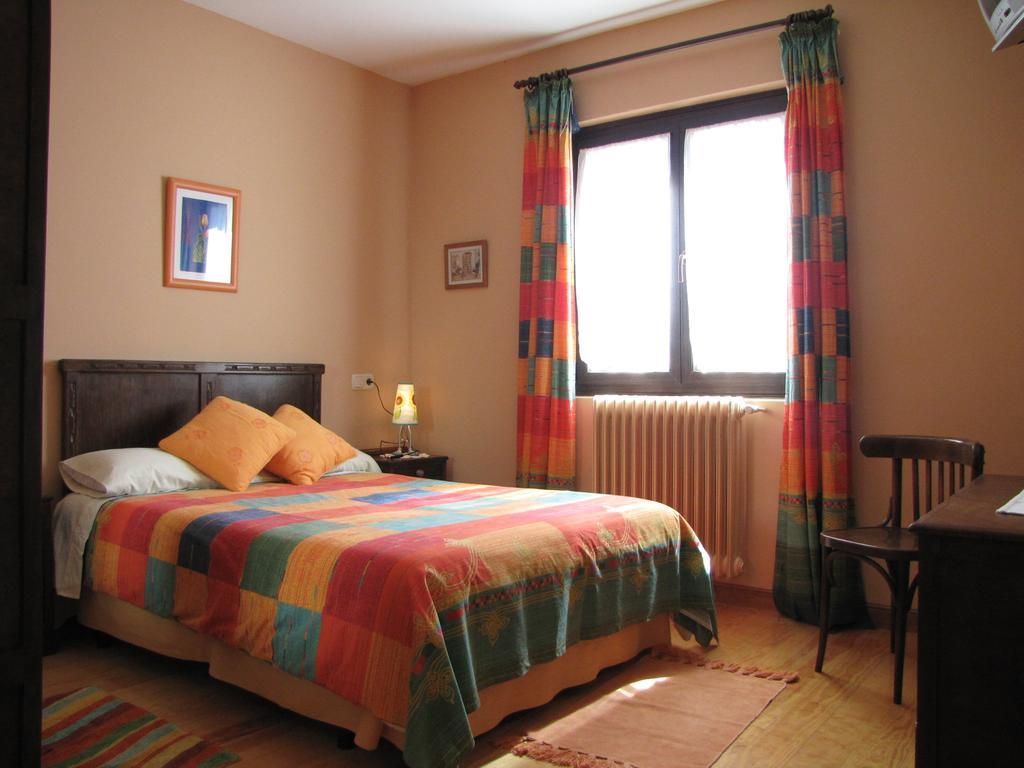 Hostal Rural Huartearena Iza Zewnętrze zdjęcie