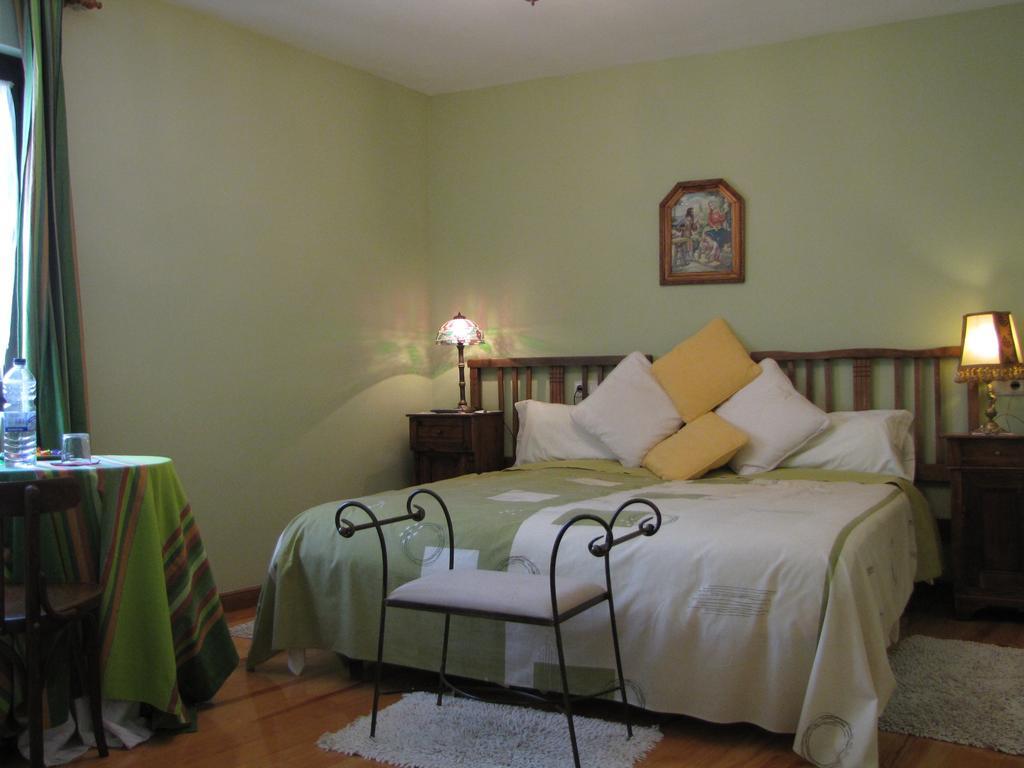 Hostal Rural Huartearena Iza Zewnętrze zdjęcie